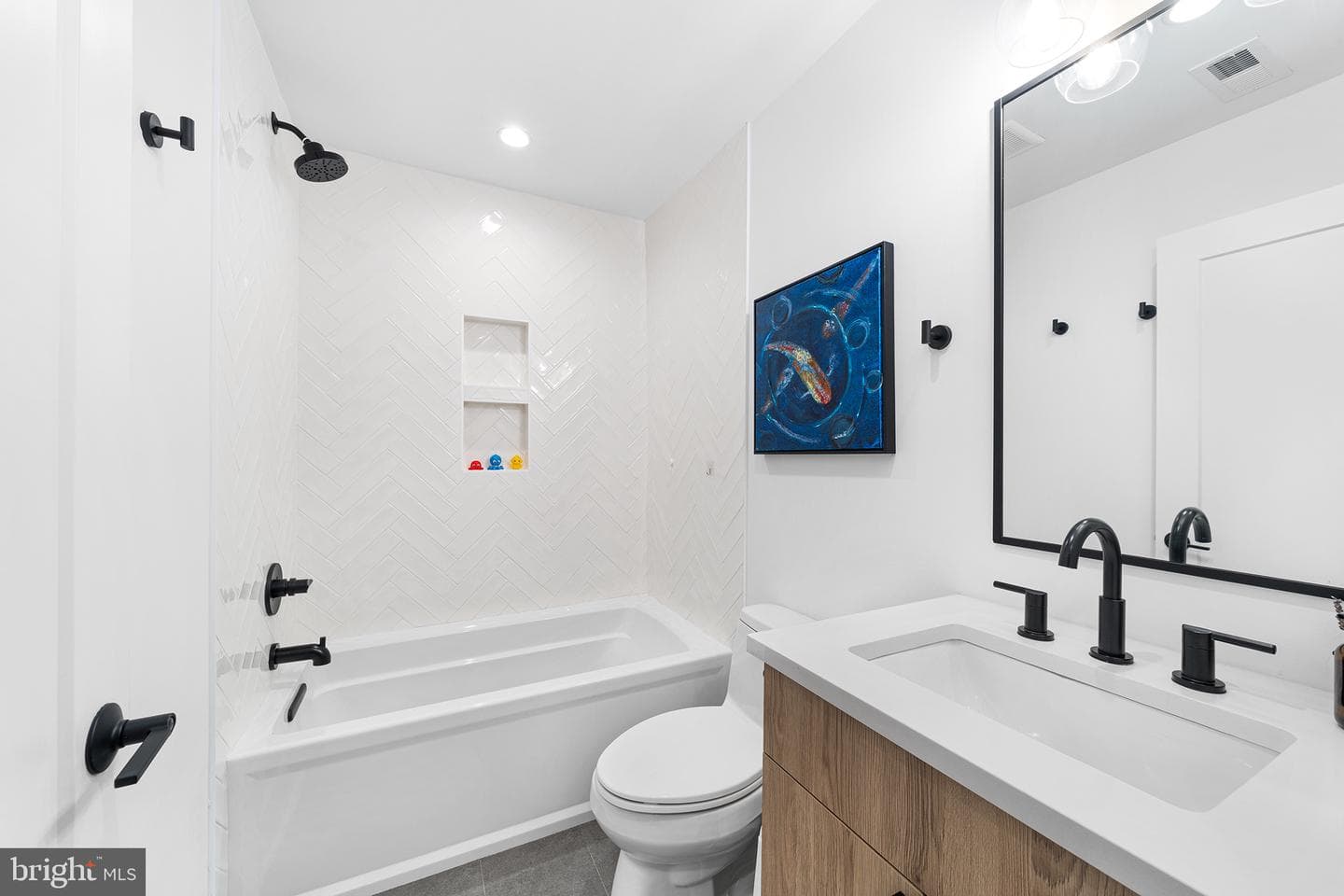 2512 E Cumberland Street photo 16