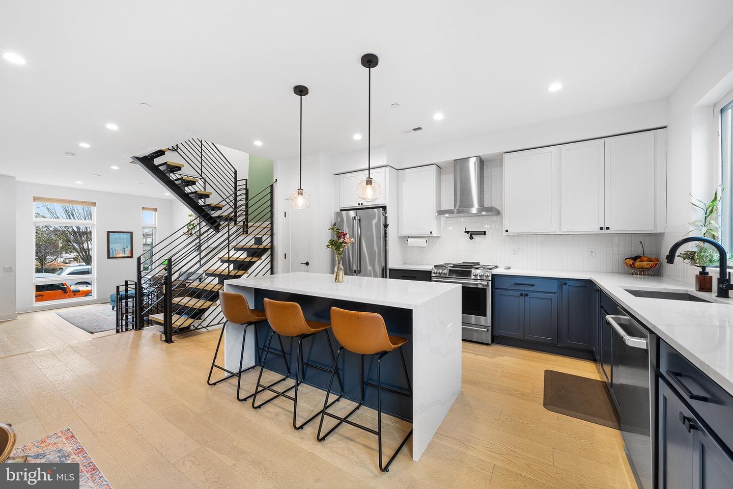 2512 E Cumberland Street photo 6