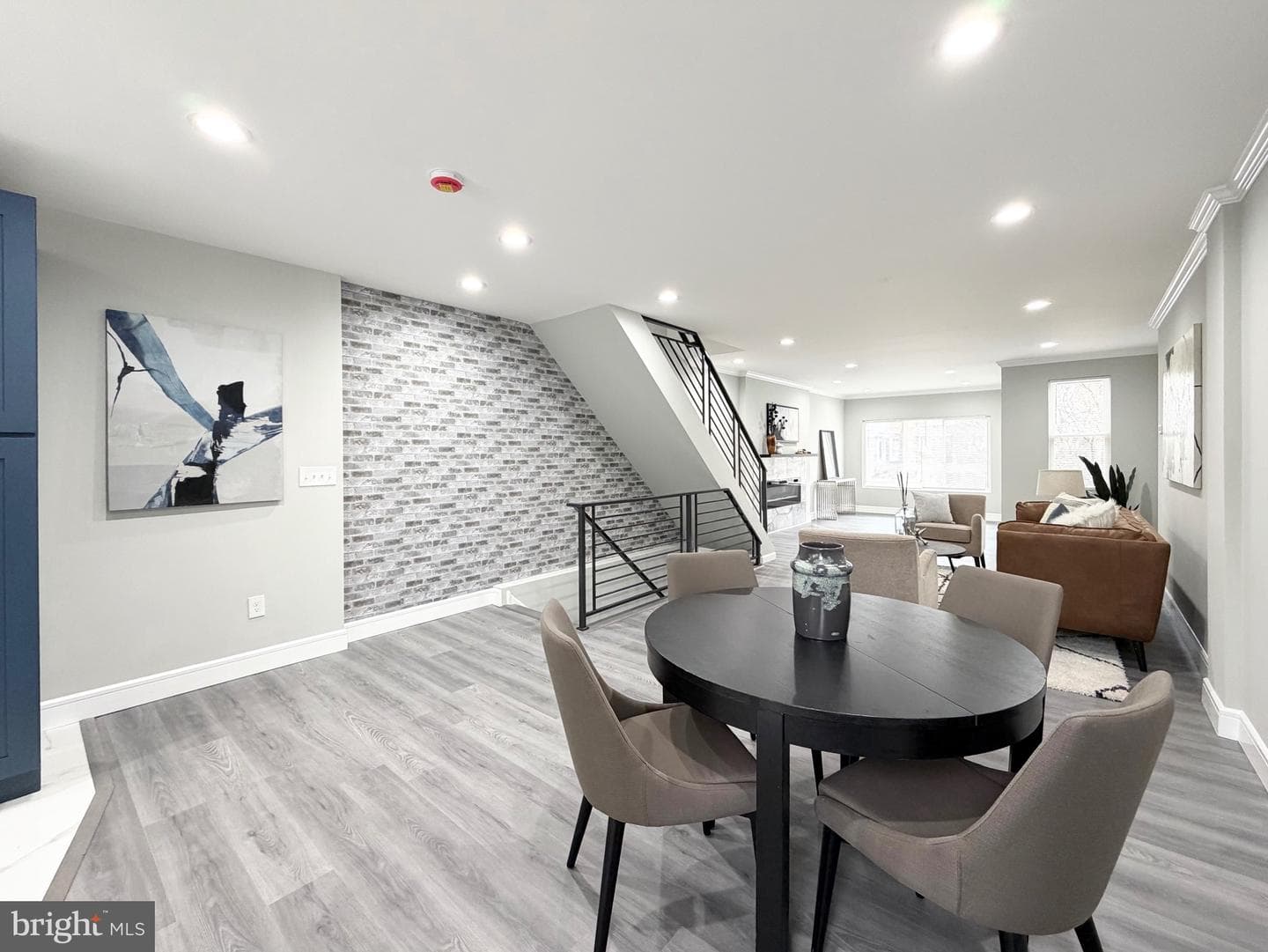 1813 Roselyn Street photo 19