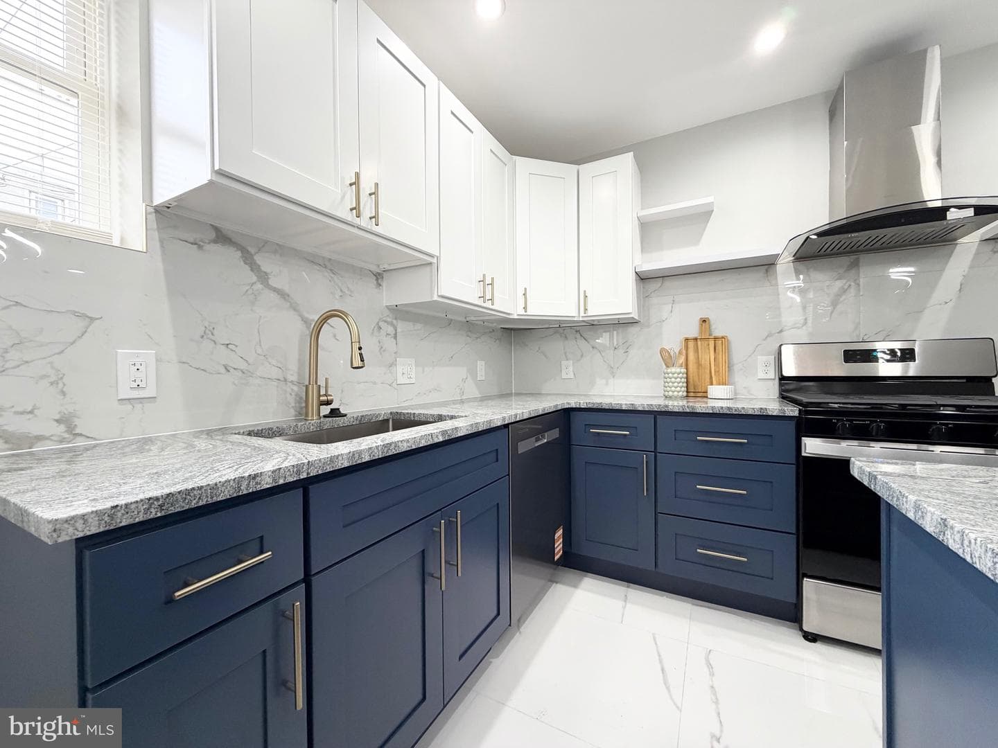 1813 Roselyn Street photo 24