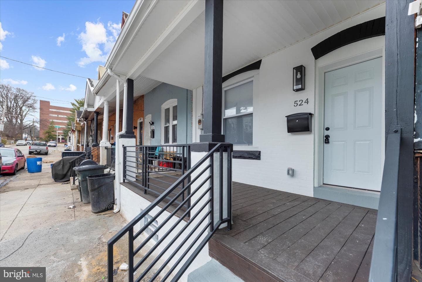 524 E Penn Street photo 2