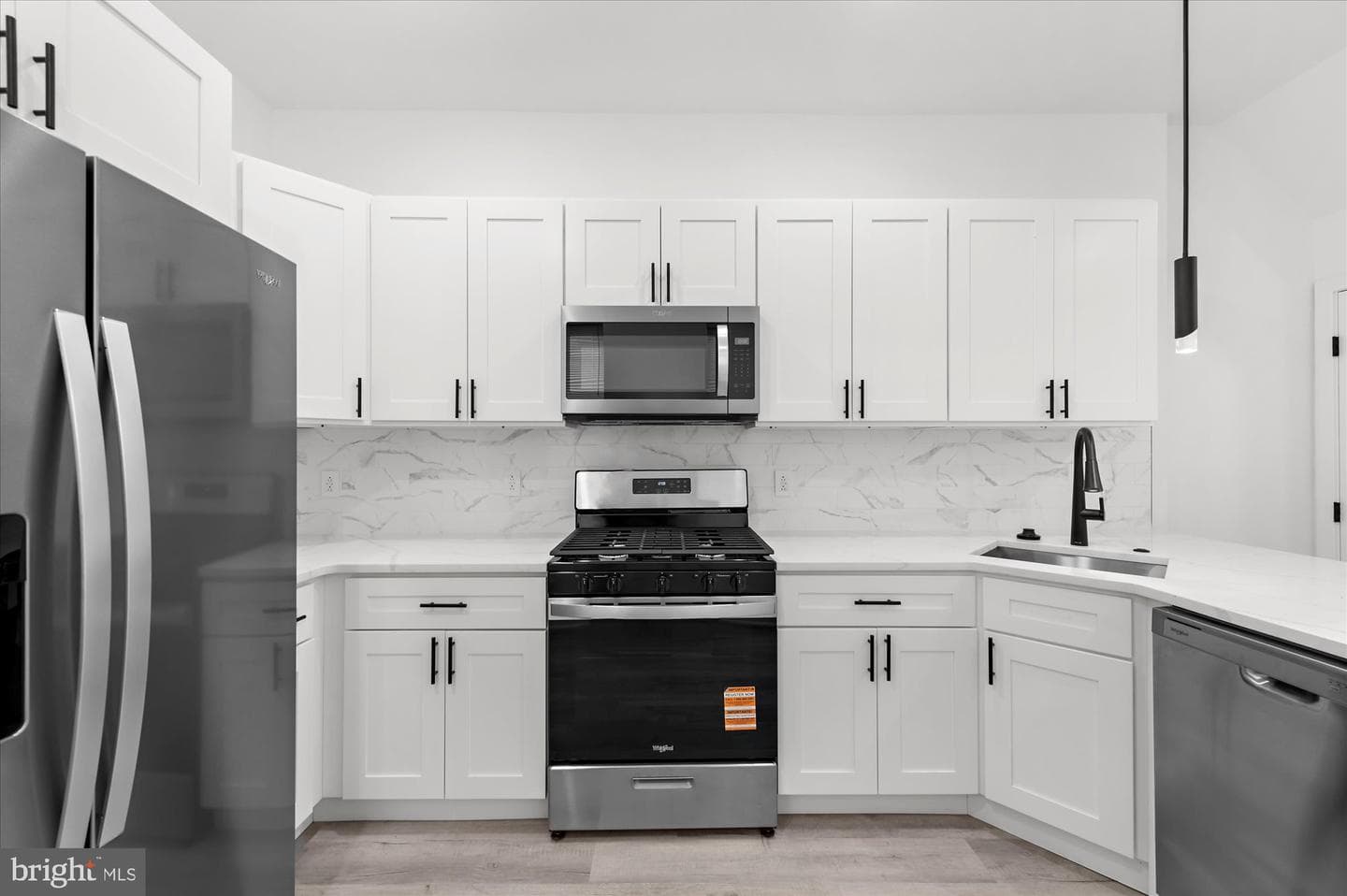 524 E Penn Street photo 8