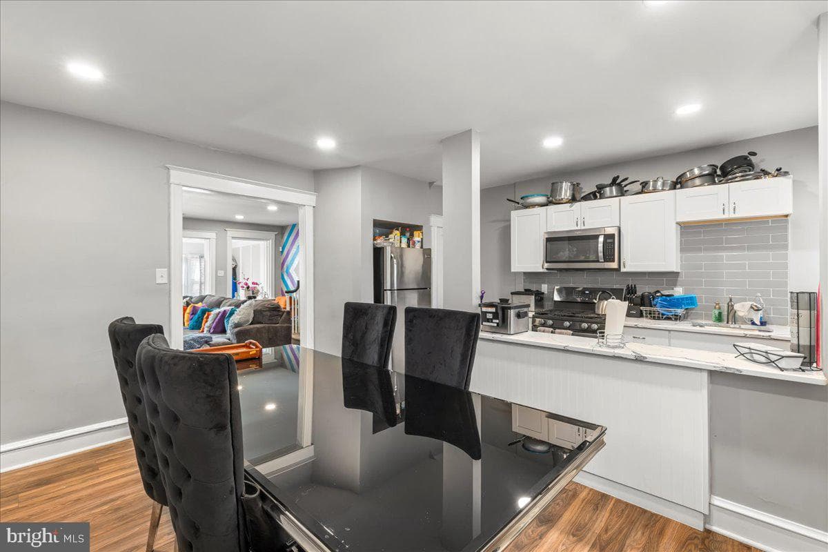 5211 Diamond Street photo 13
