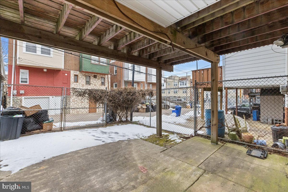 5211 Diamond Street photo 31