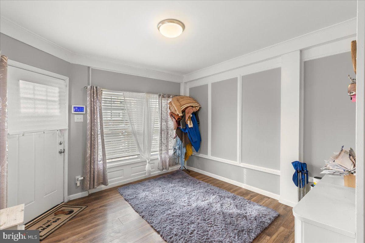 5211 Diamond Street photo 4