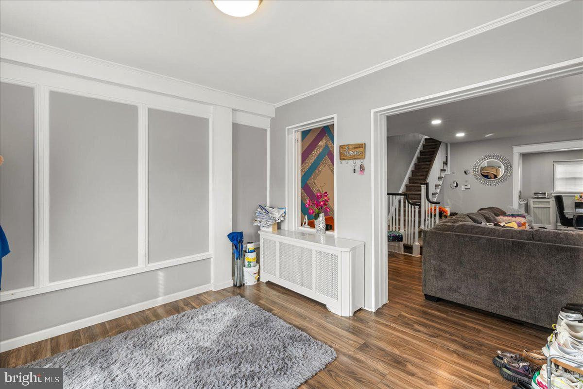 5211 Diamond Street photo 6
