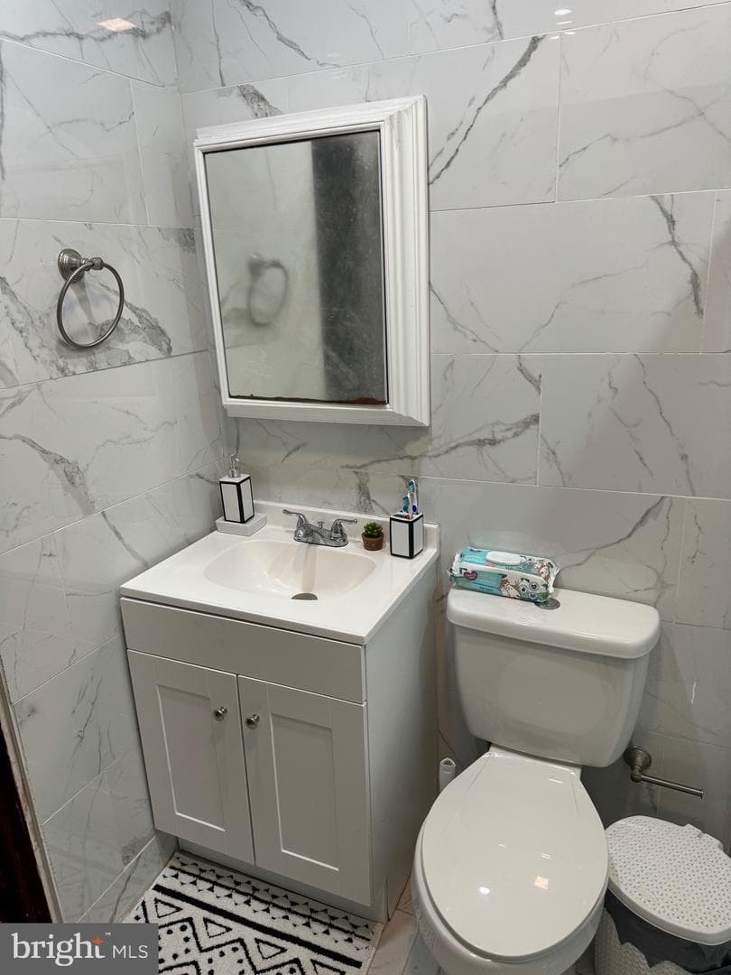 60 N Yewdall Street photo 16
