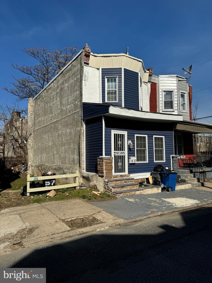 60 N Yewdall Street photo 3