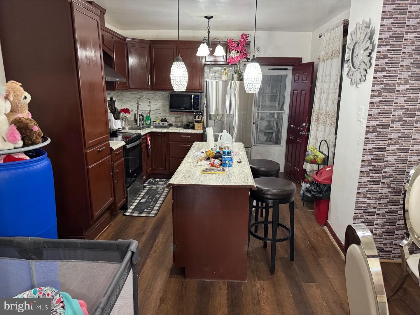 60 N Yewdall Street photo 4