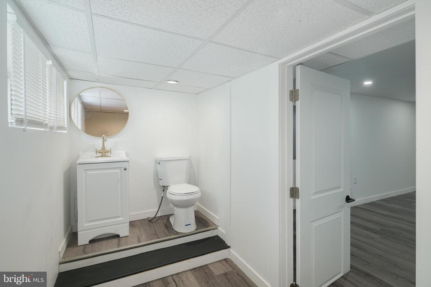 5513 Addison Street photo 12
