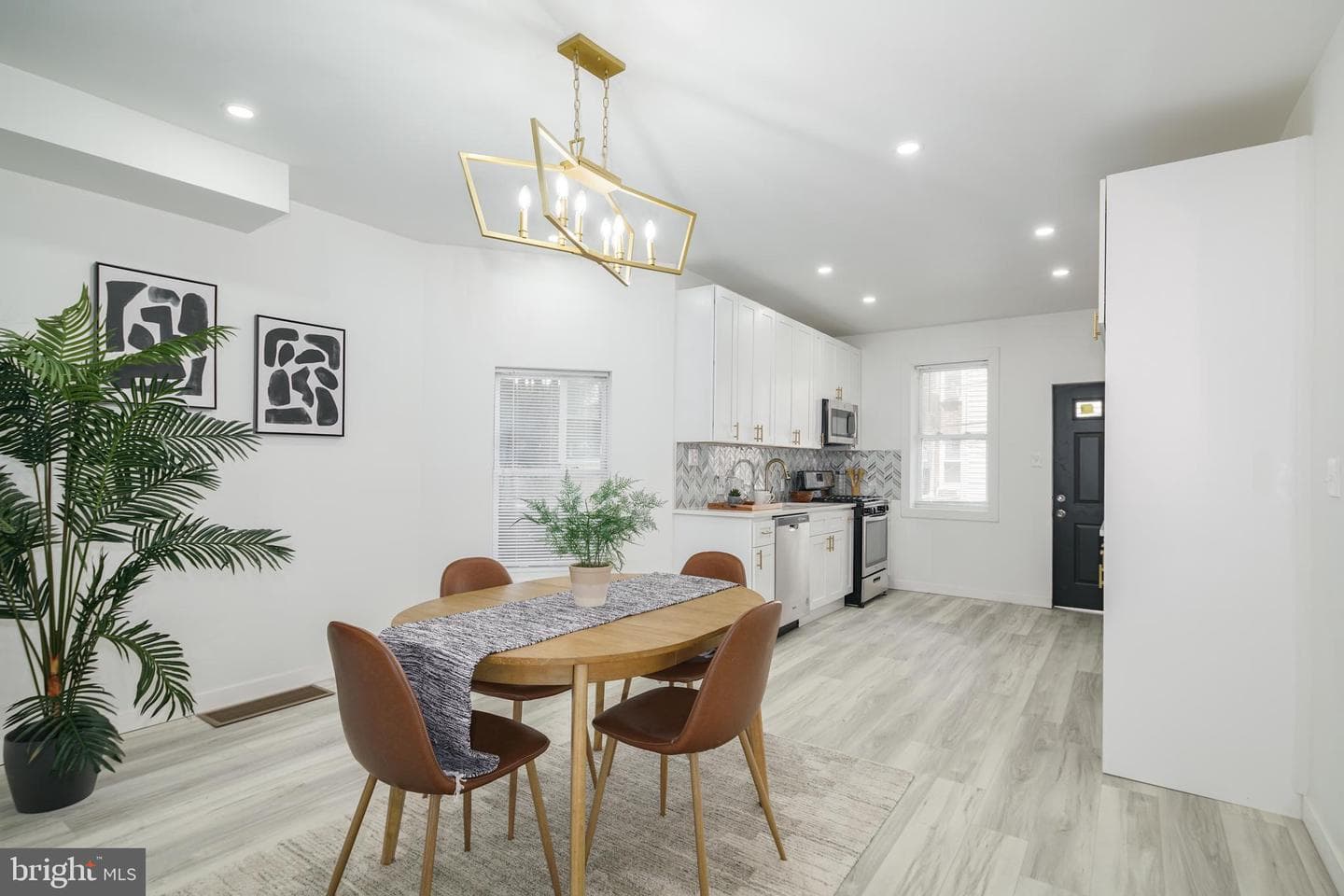 5513 Addison Street photo 5