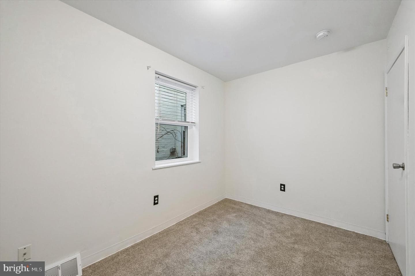 6129 Spruce Street photo 14