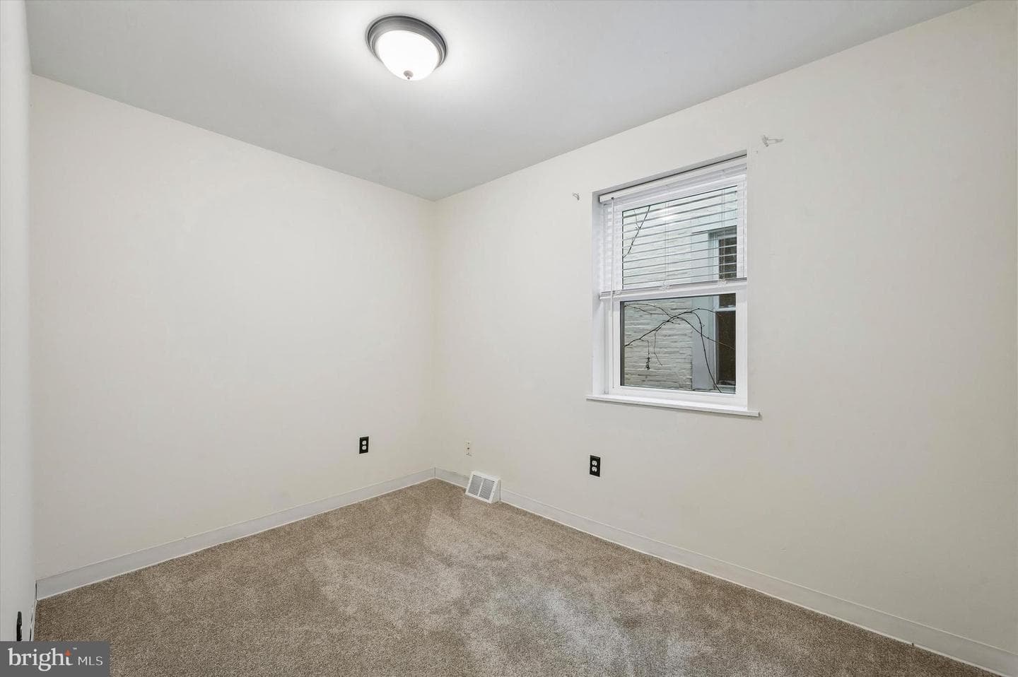 6129 Spruce Street photo 16