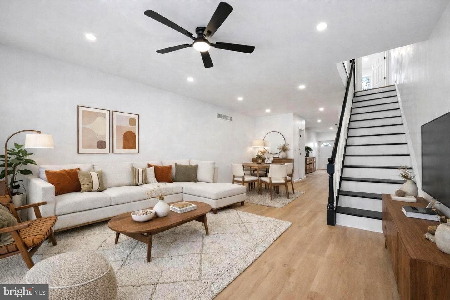 5033 Aspen Street photo 2