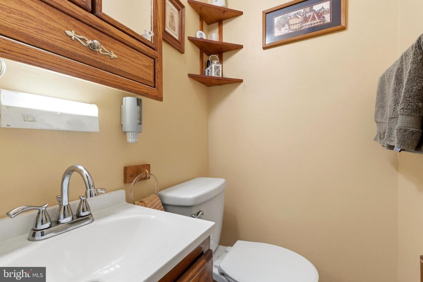 814 Caledonia Street photo 21