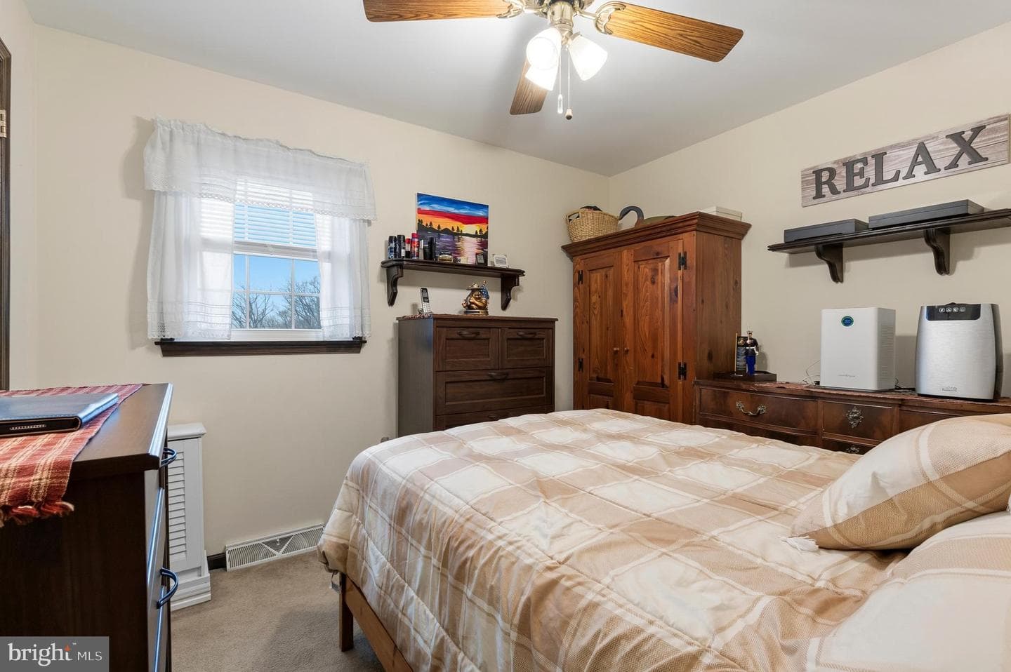 814 Caledonia Street photo 34
