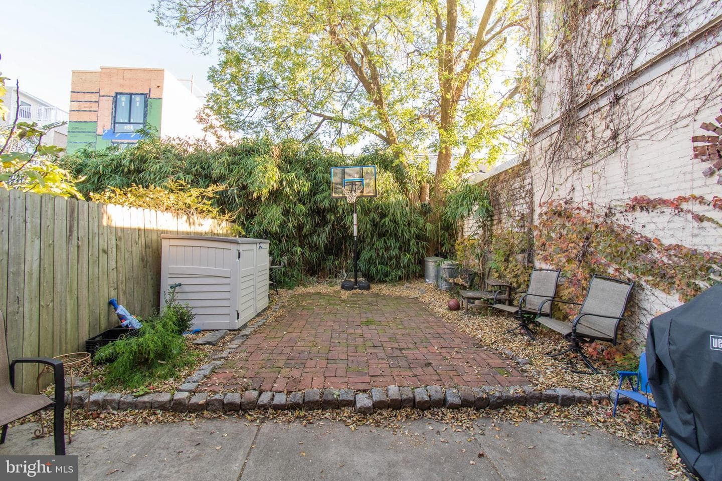 222 Richmond Street photo 35