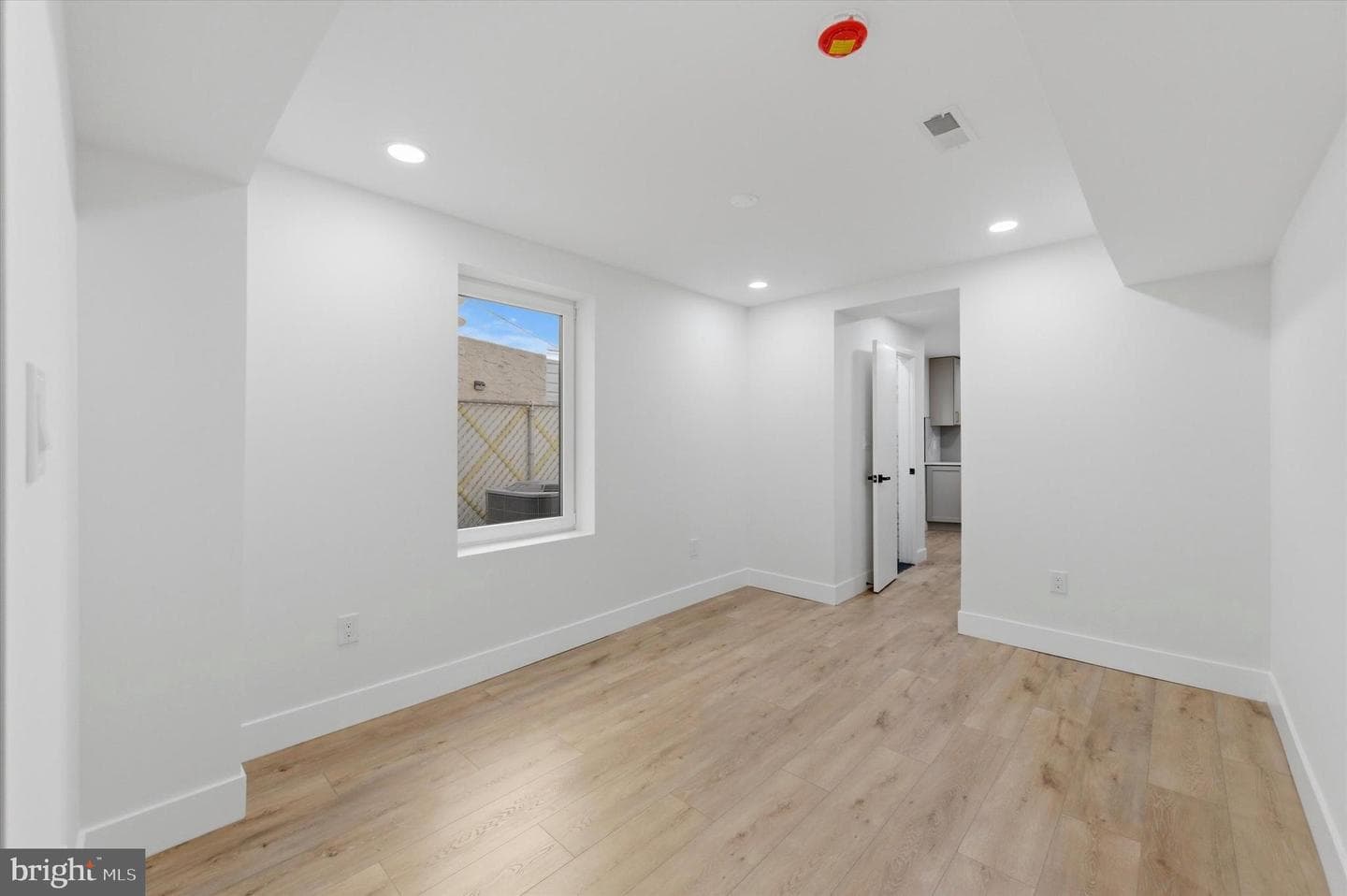 2021 E Sergeant Street photo 5