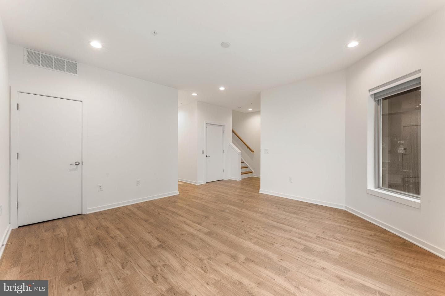 3208 Parkview Walk photo 10