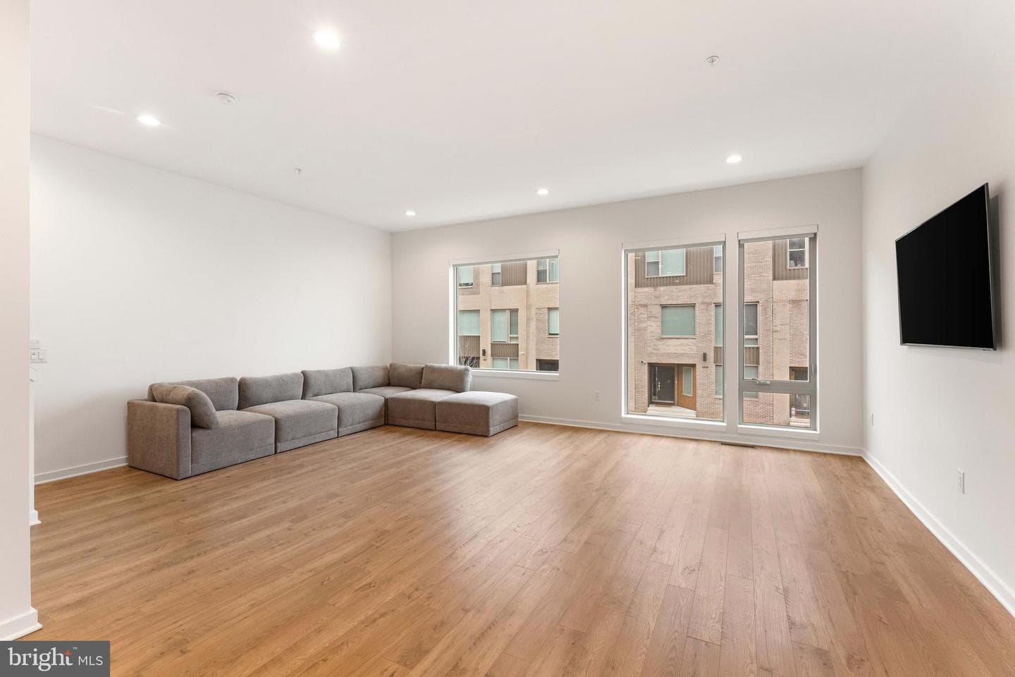 3208 Parkview Walk photo 12