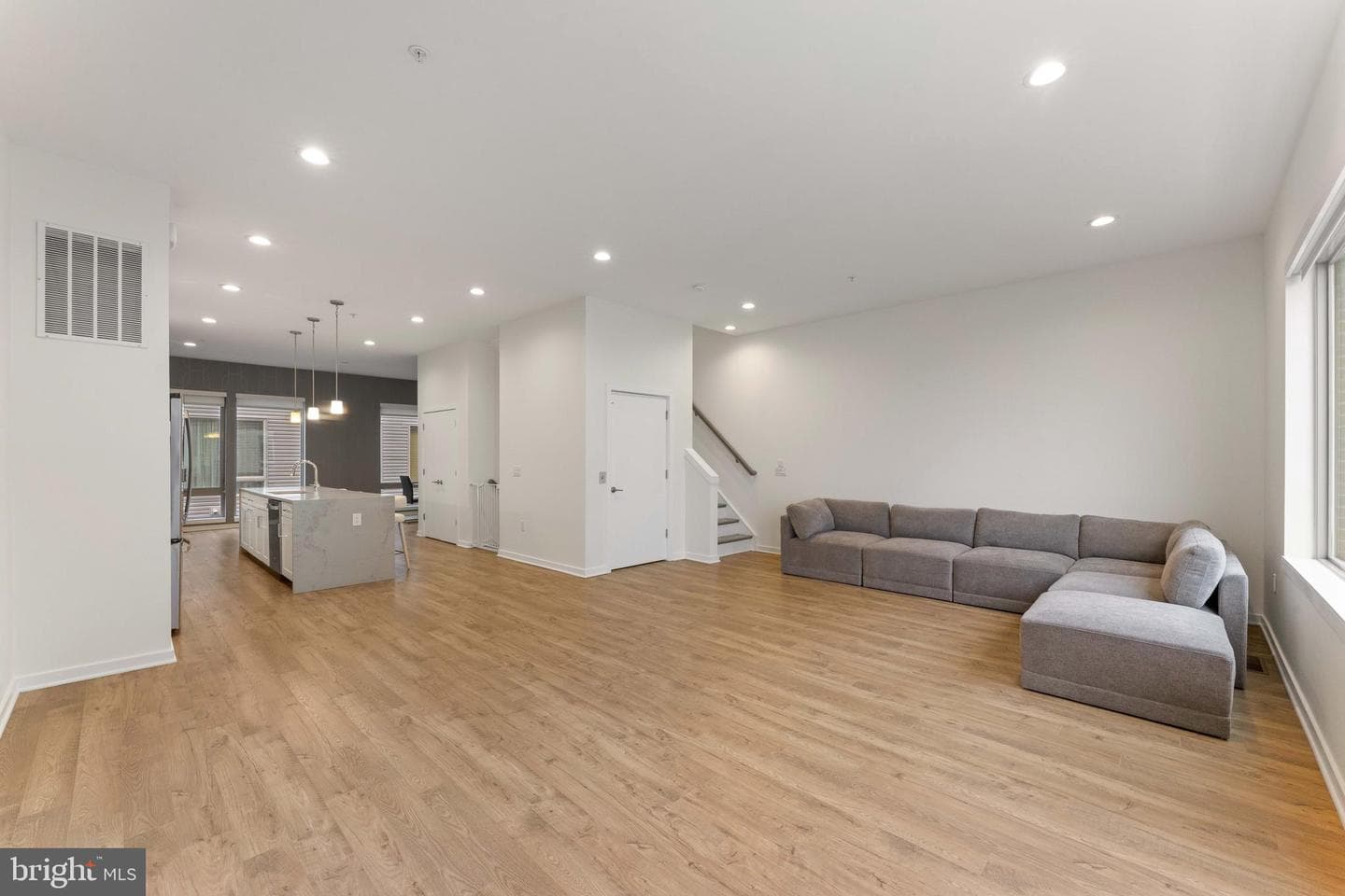 3208 Parkview Walk photo 14