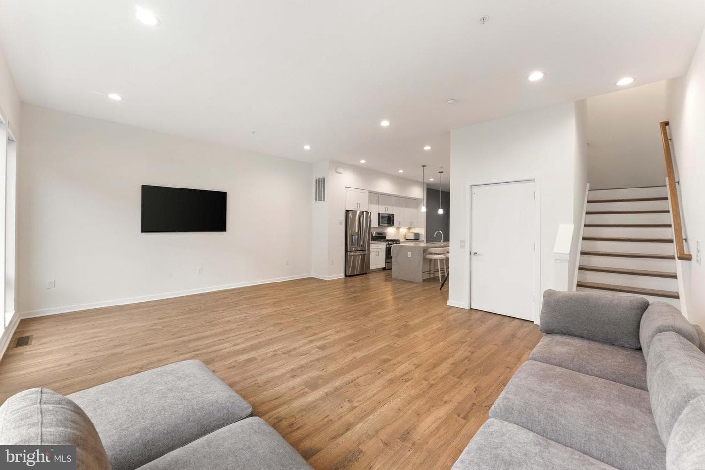 3208 Parkview Walk photo 15