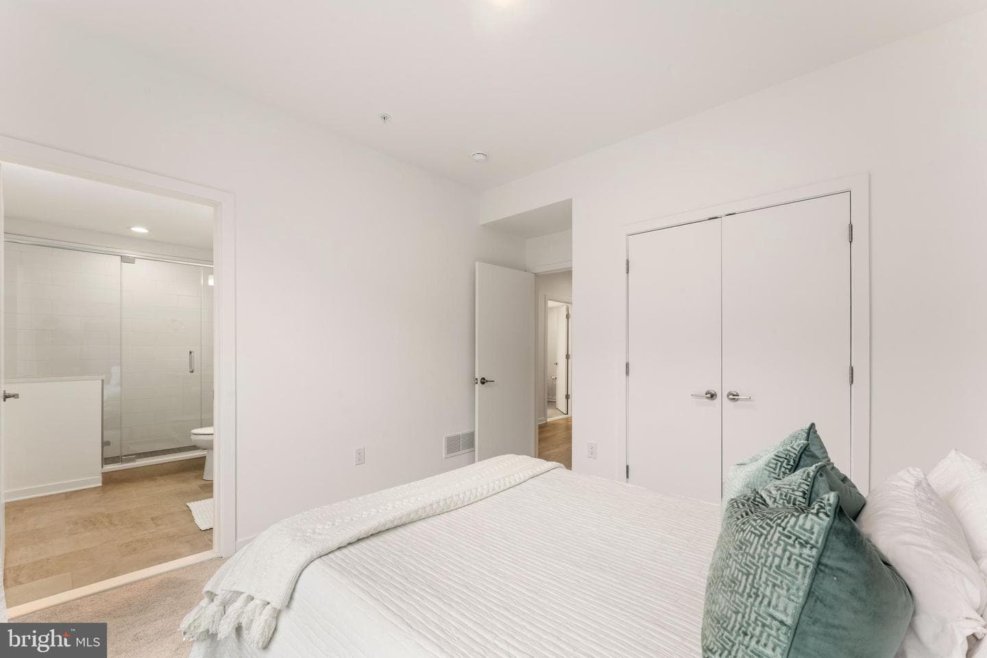 3208 Parkview Walk photo 25