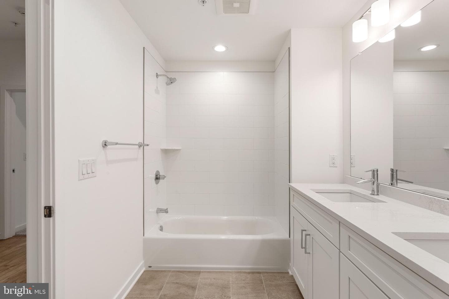 3208 Parkview Walk photo 32