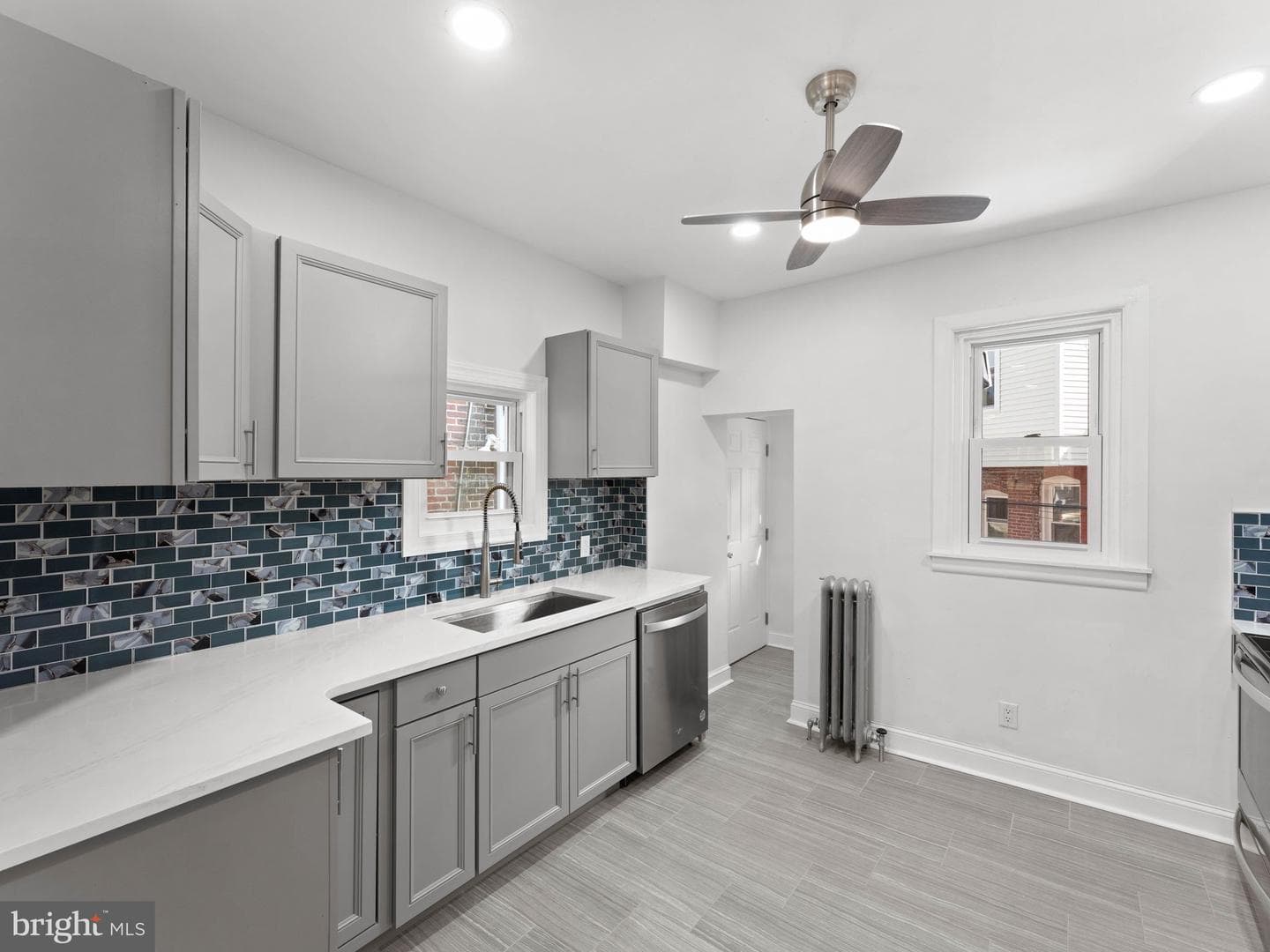 5448 W Montgomery Avenue photo 11