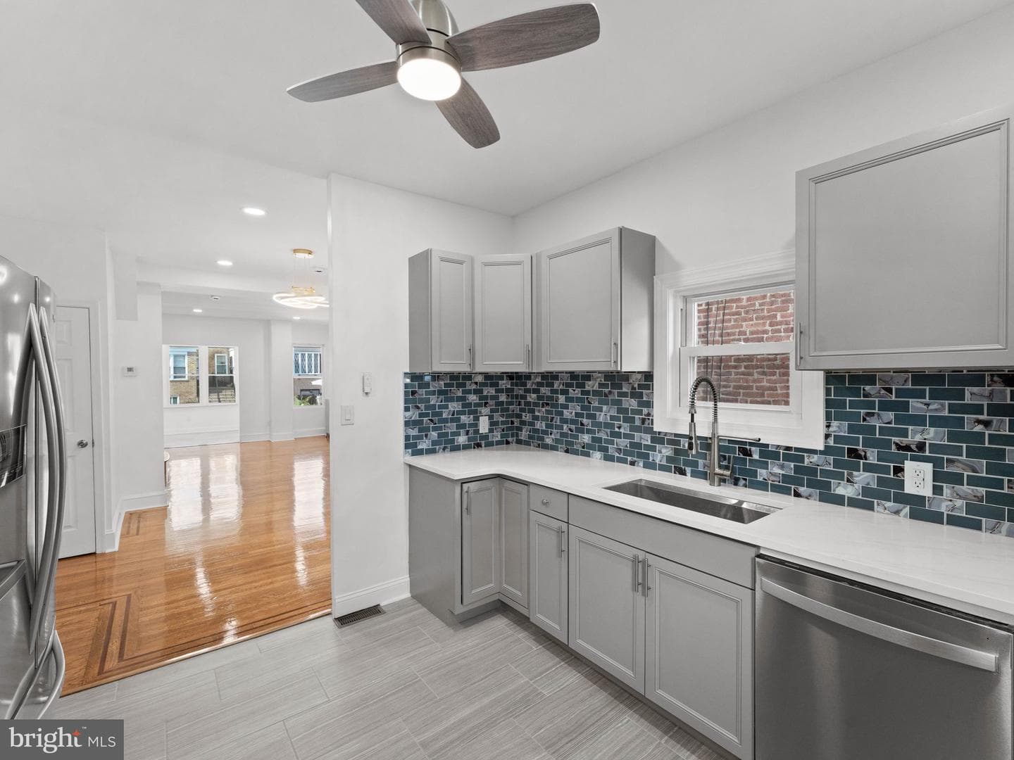 5448 W Montgomery Avenue photo 13