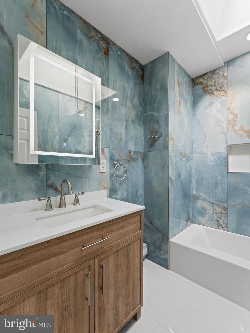 5448 W Montgomery Avenue photo 19