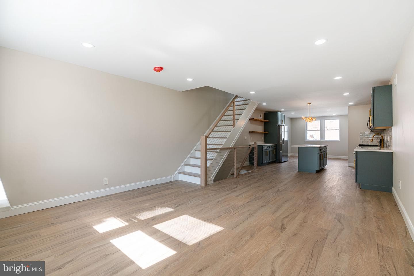 7705 Pickering Avenue photo 3
