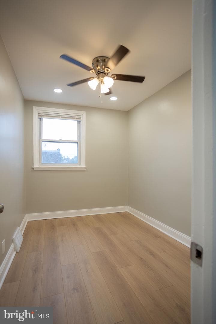 6911 Oxford Avenue photo 14