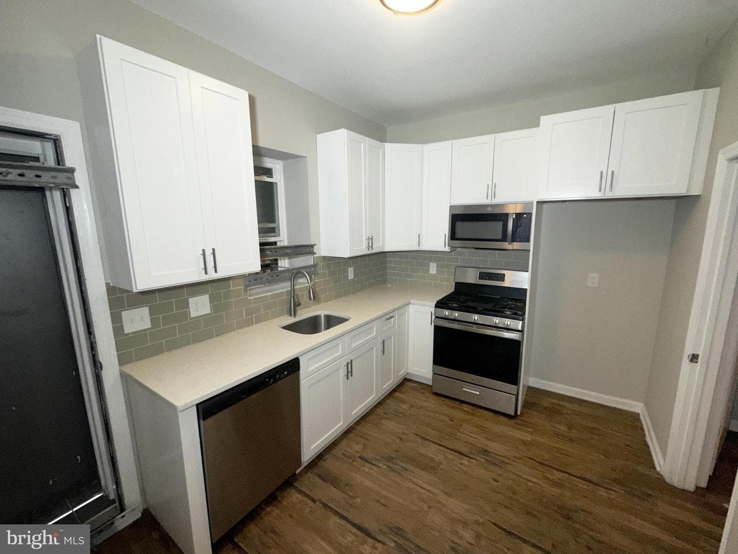4661 James Street photo 8