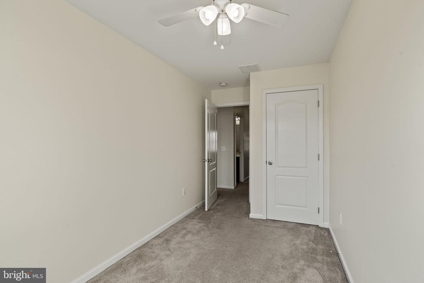 2529 Pickwick Street photo 25