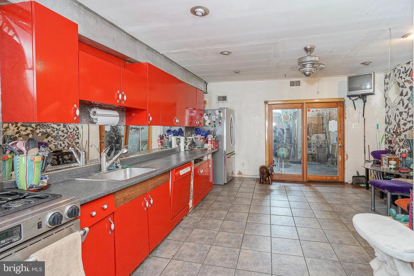 2416 E Sergeant Street photo 7