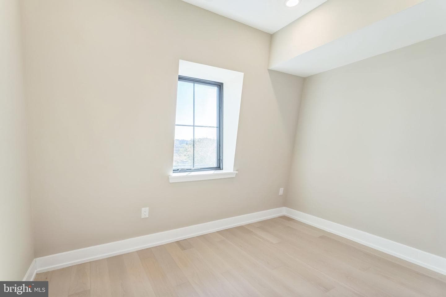202 Kalos Street photo 30
