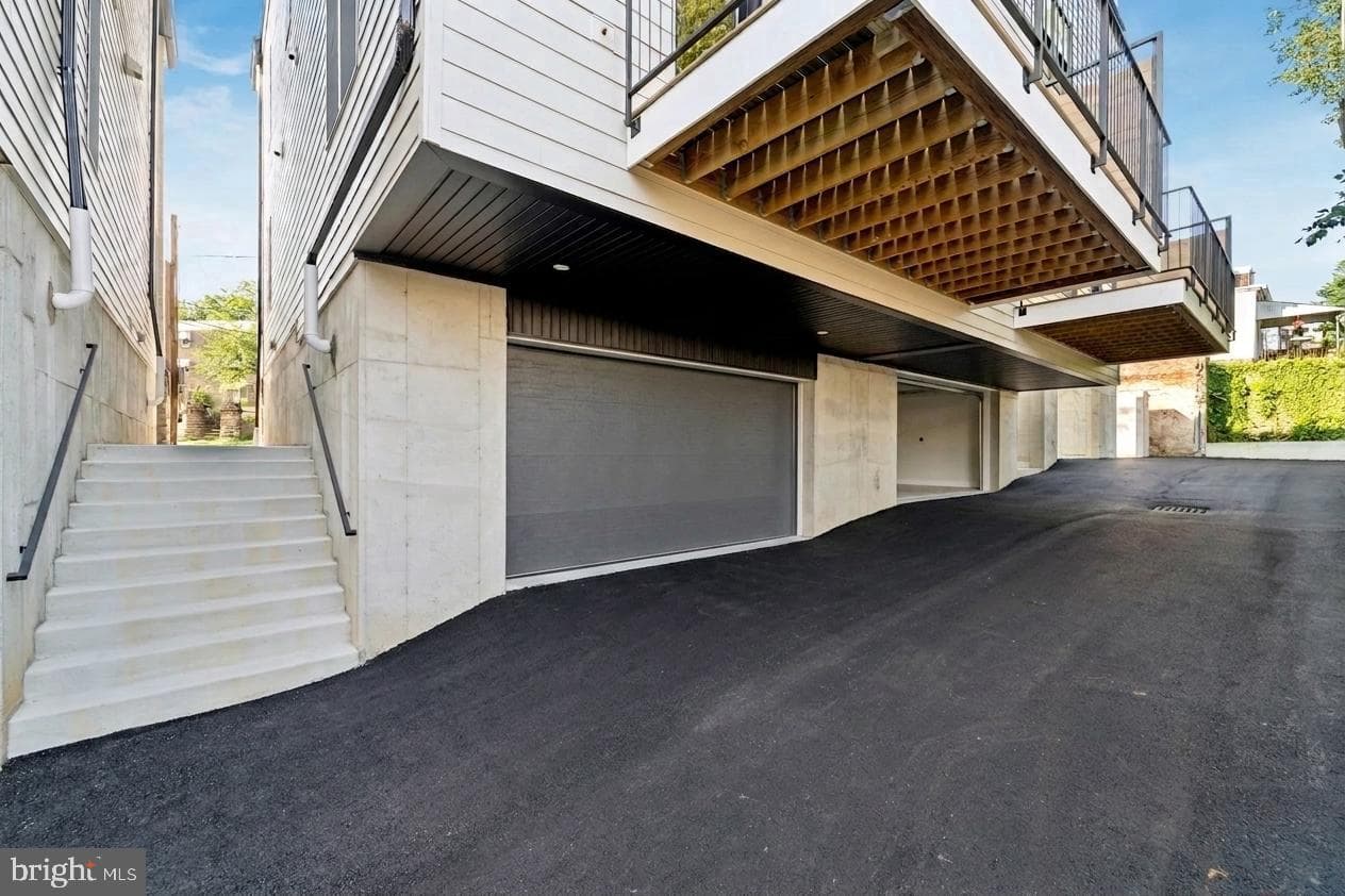 202 Kalos Street photo 9