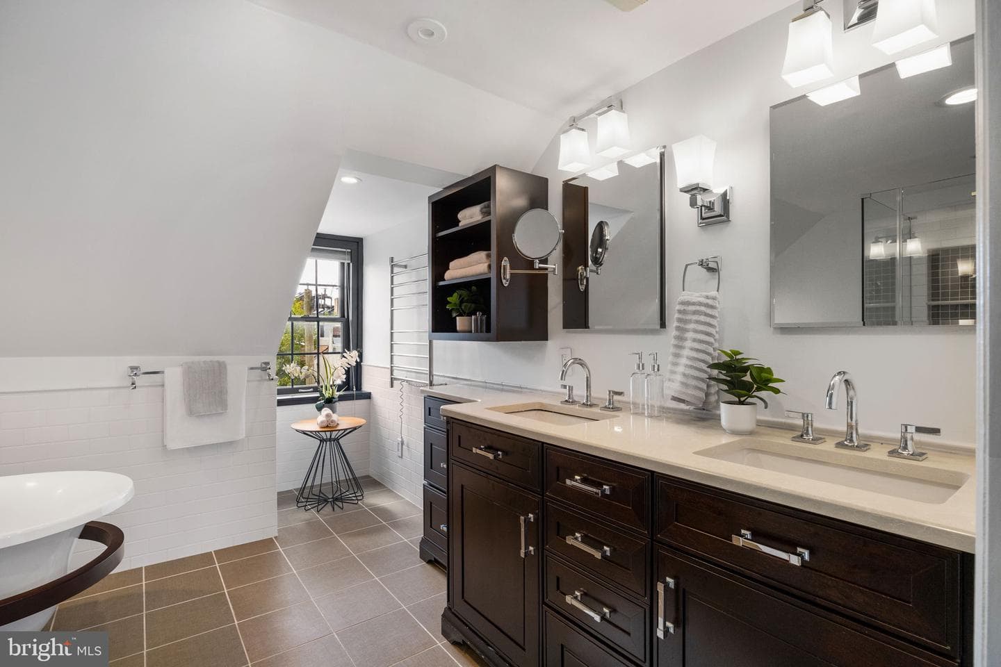 129 Bainbridge Street photo 39