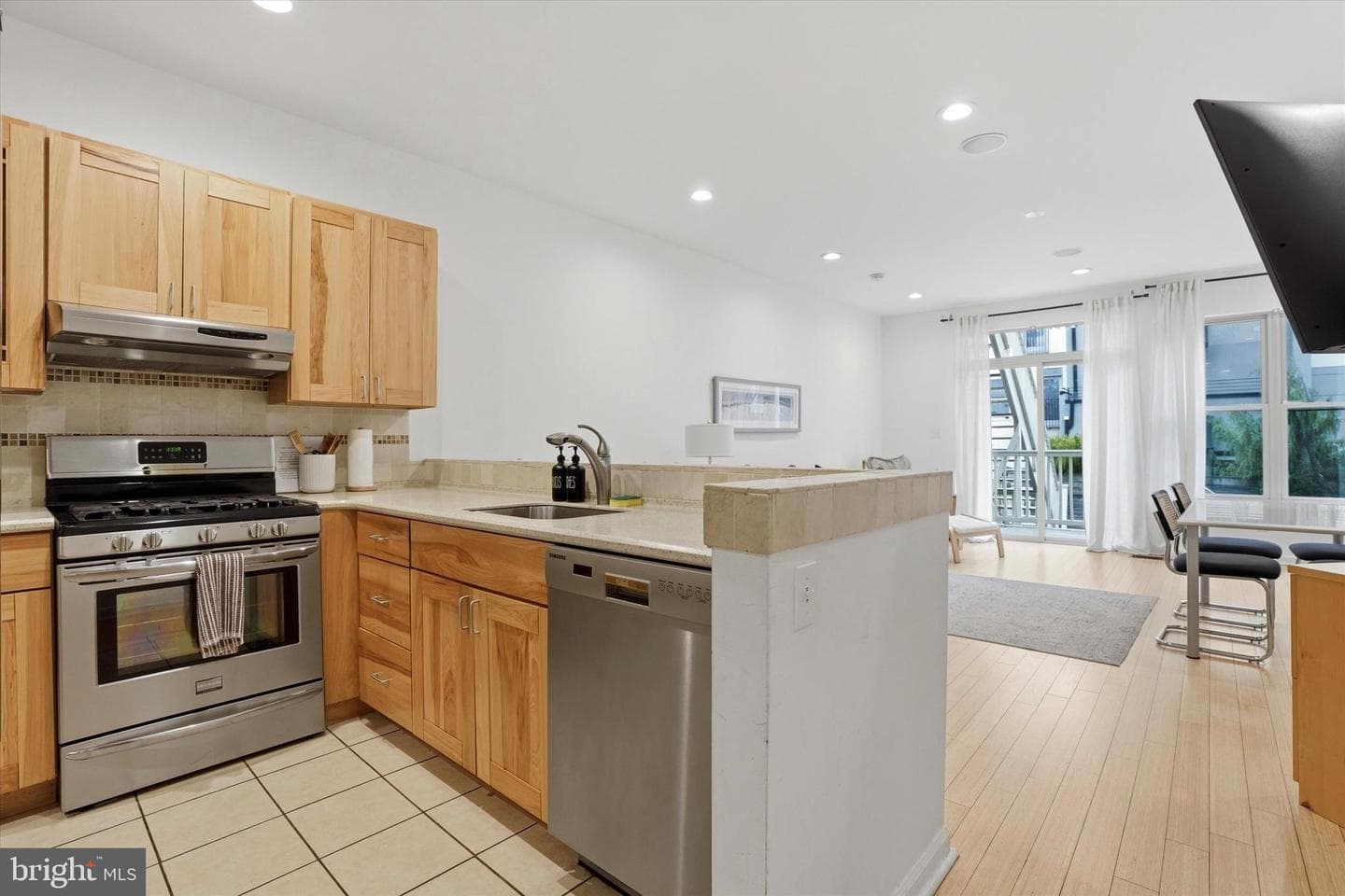 1011 N Orianna Street photo 33