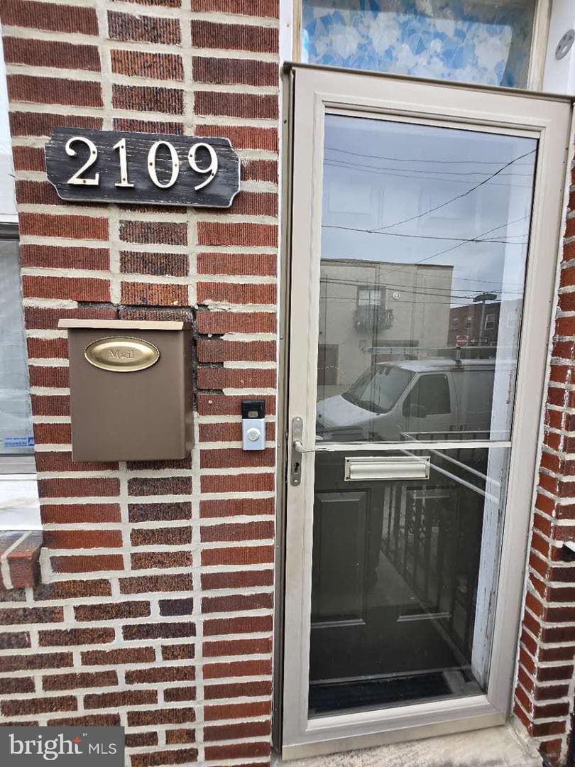 2109 S 9th Street, Philadelphia