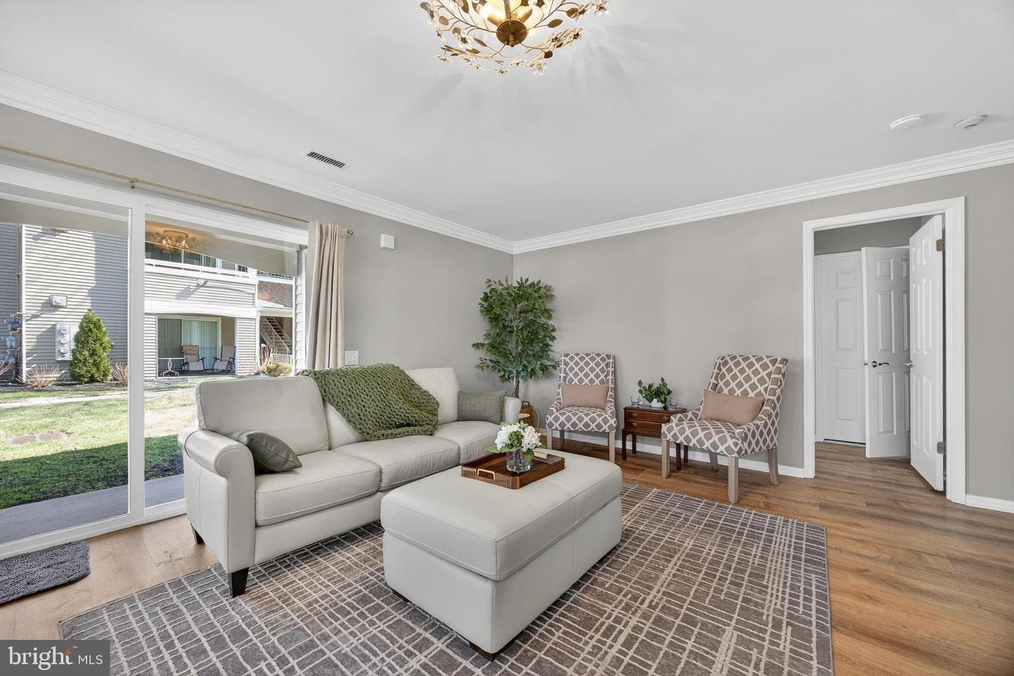 71101 Delaire Landing Road #101 photo 6