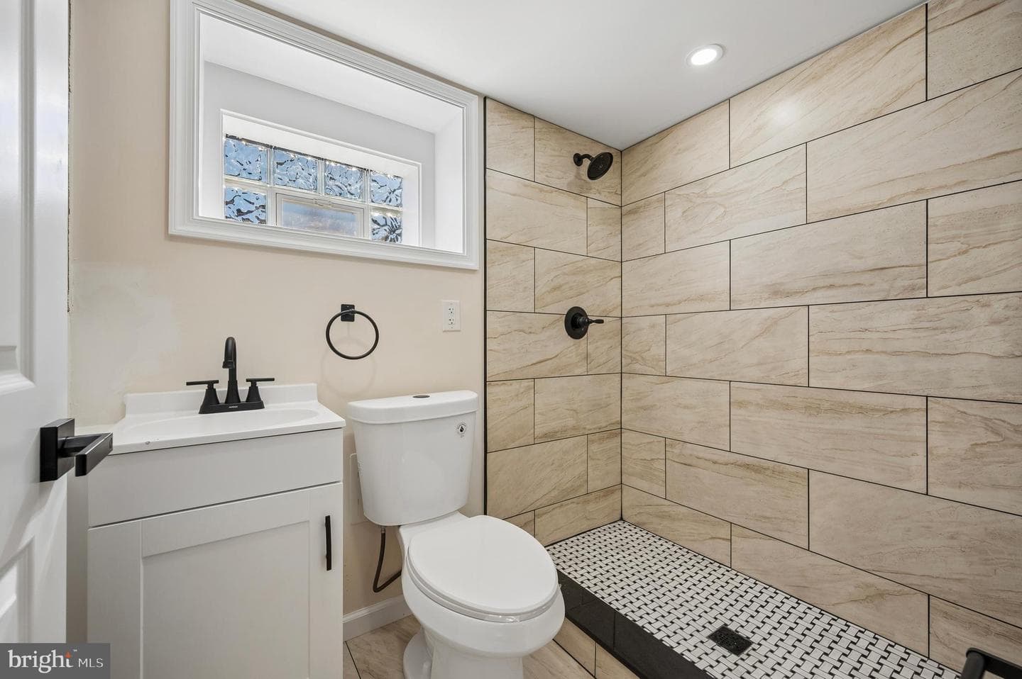 5753 Haddington Street photo 25