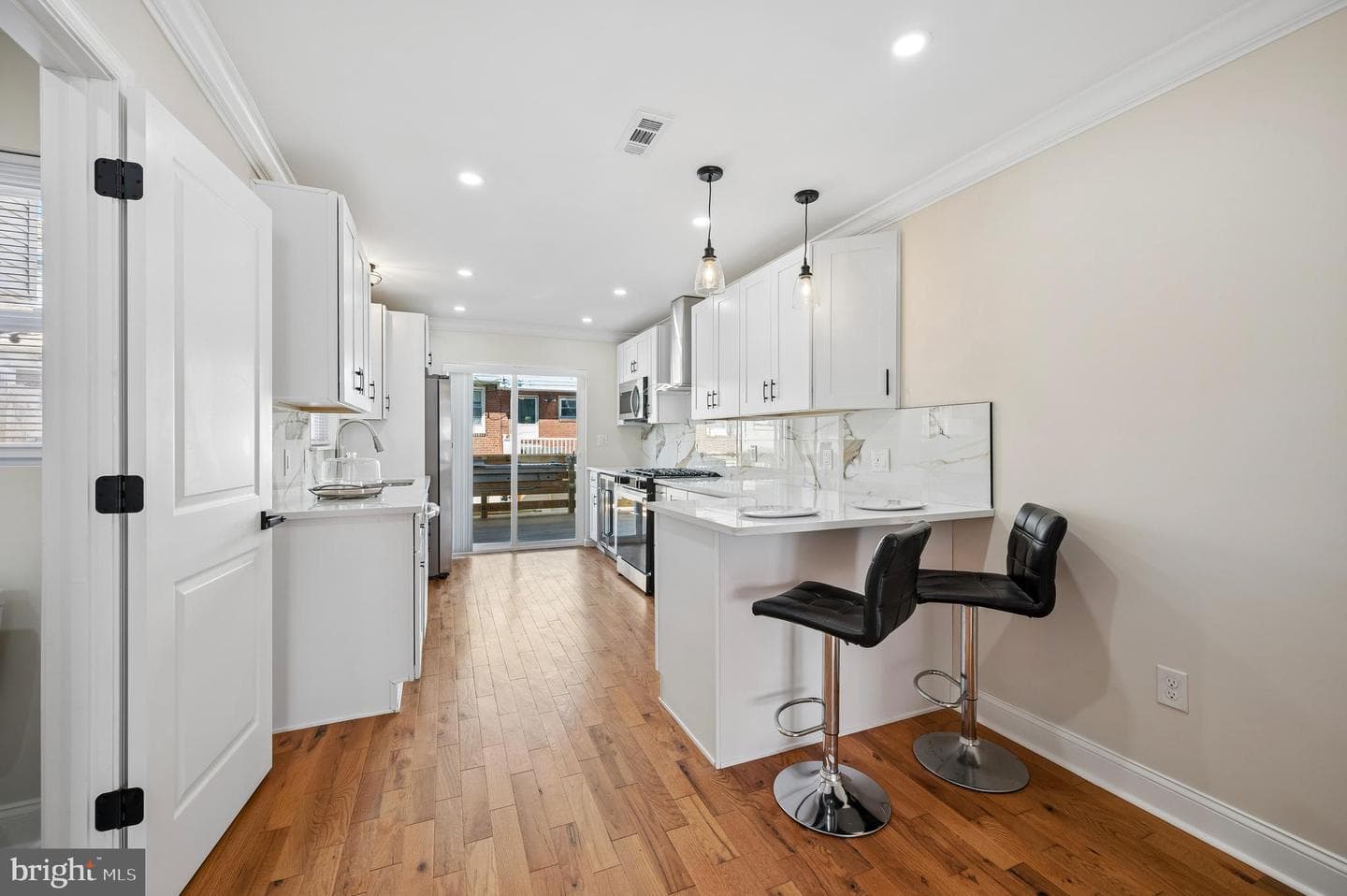 5753 Haddington Street photo 8