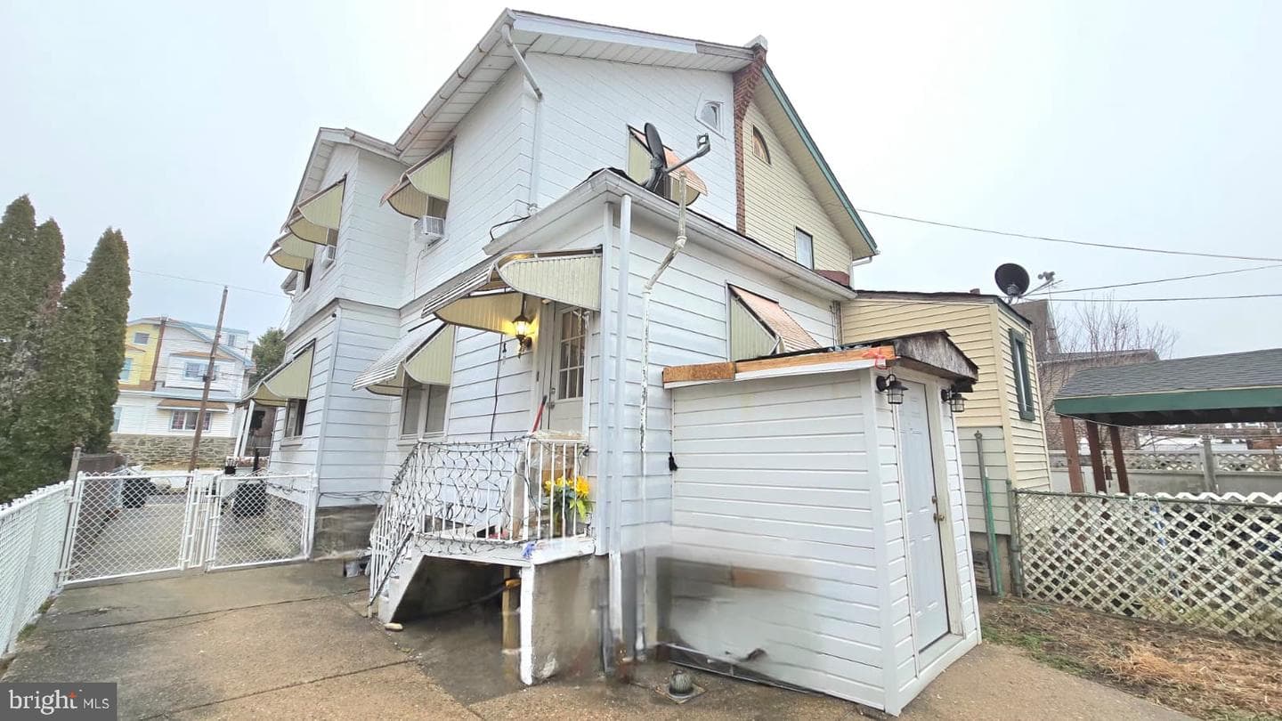 420 Gilham Street photo 12