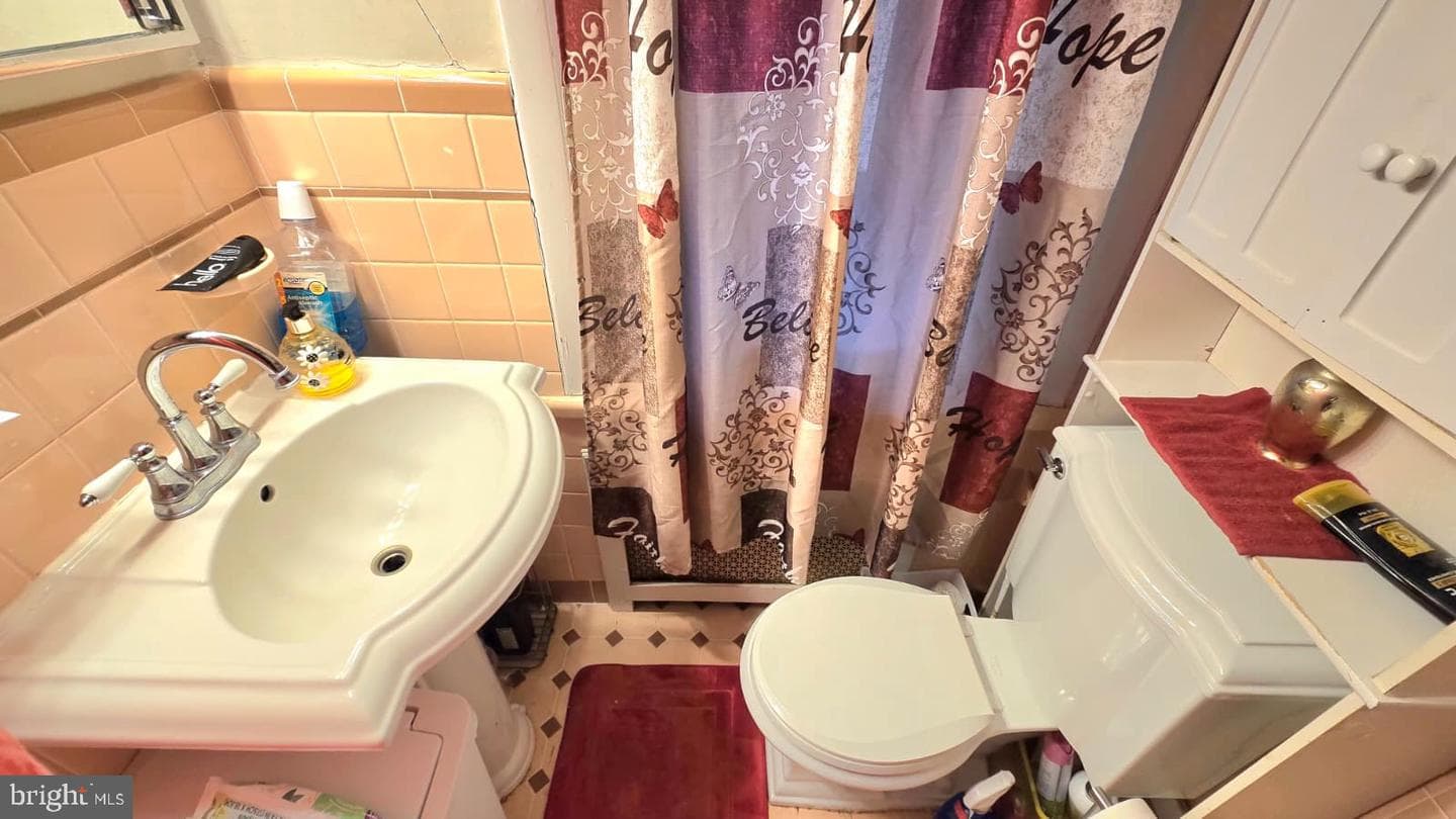 420 Gilham Street photo 8