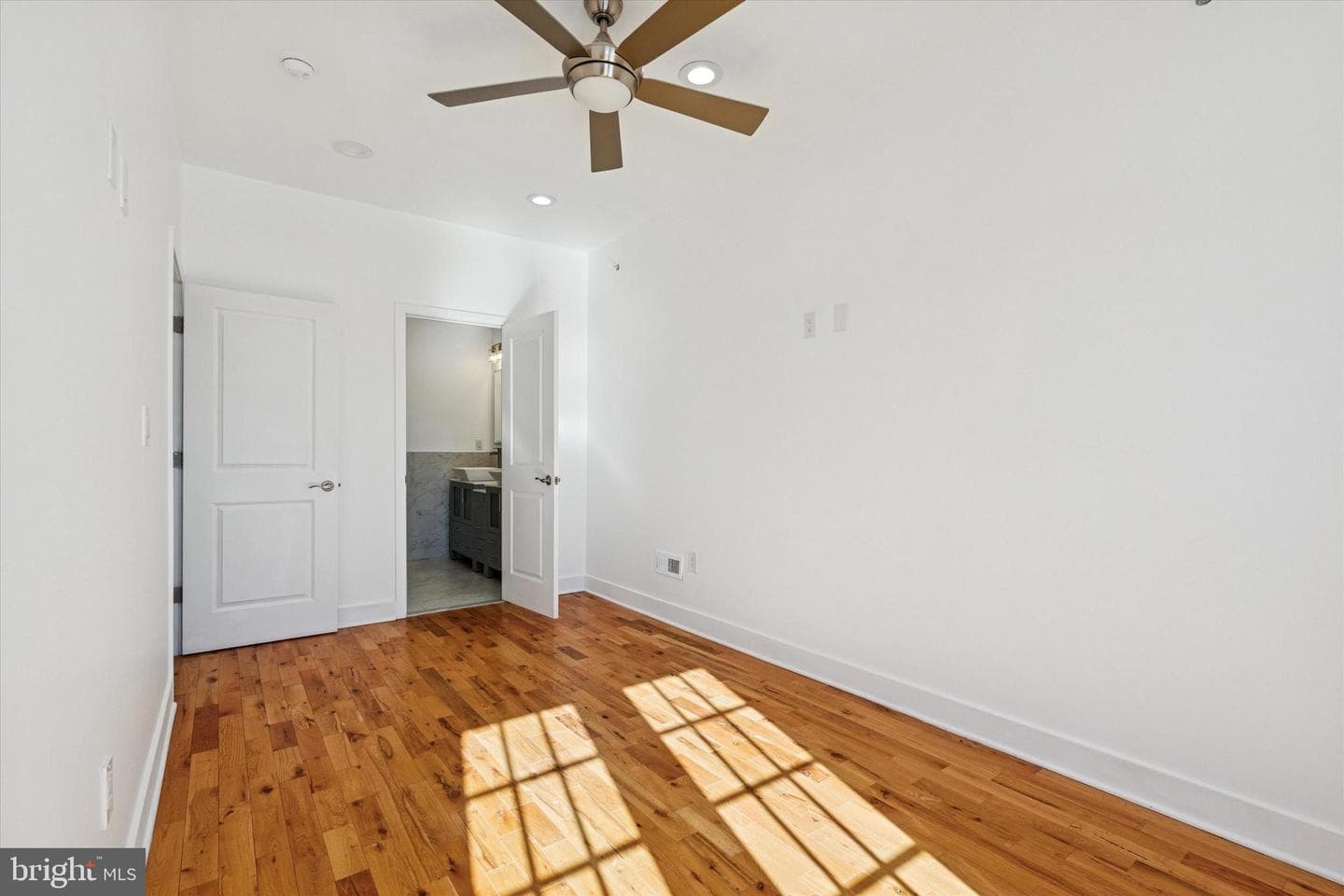 2127 Cross Street photo 17