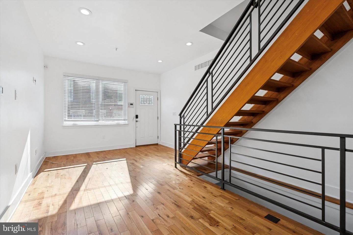 2127 Cross Street photo 5