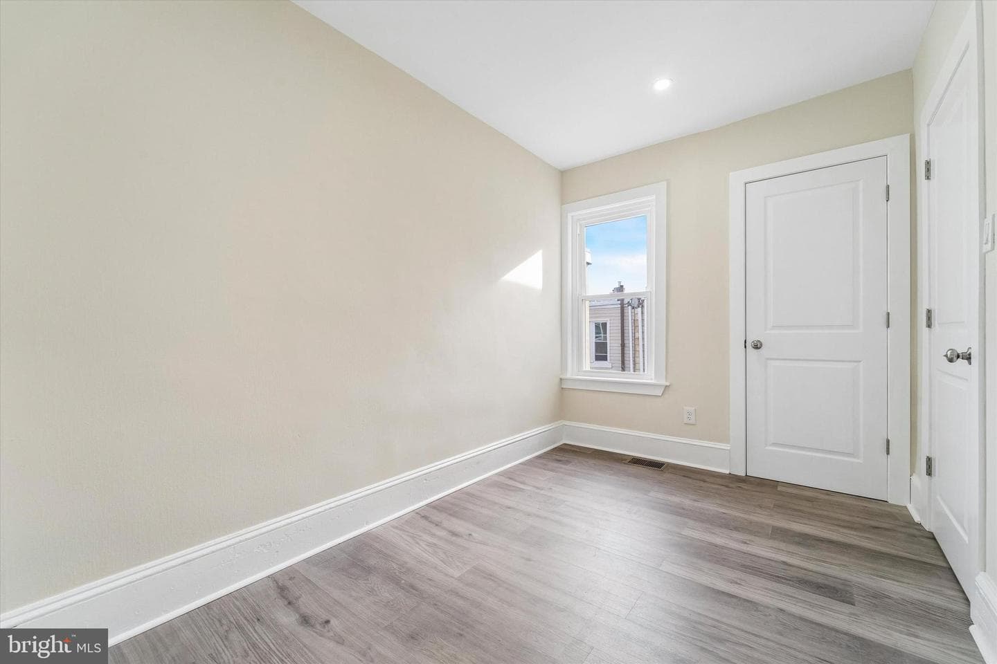 1921 N Hancock Street photo 24