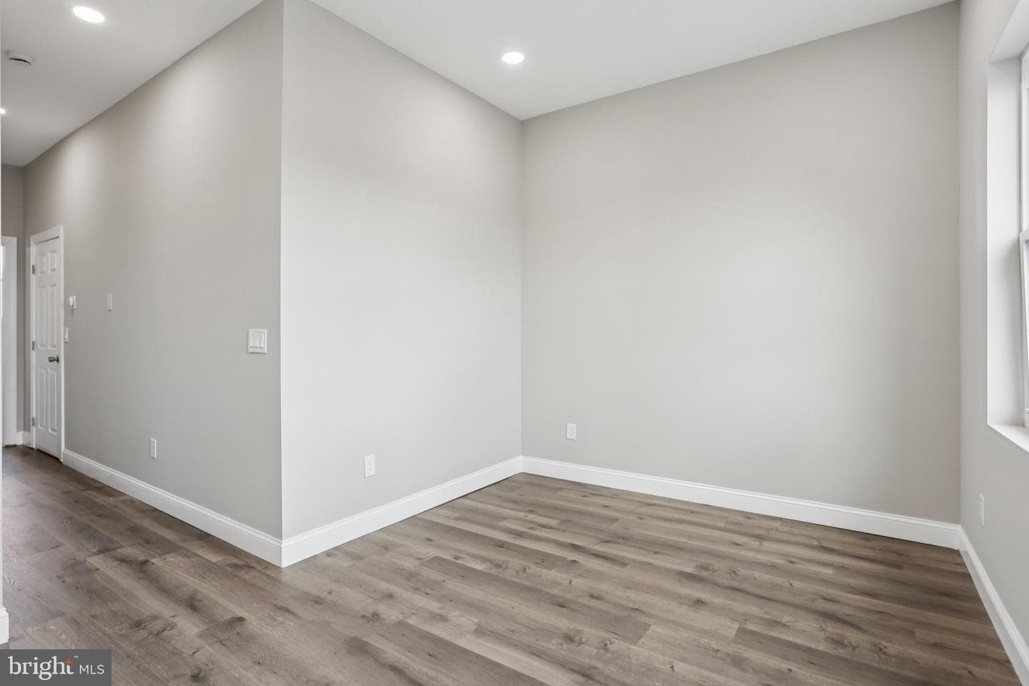 2225 N Waterloo Street photo 27